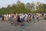 Warga-MCA-Bojonegoro-saat-melaksanakan-Salat-Idul-Adha-2024-Minggu-1662024-pagi.jpg