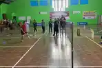 Bupati-Kang-Giri-tanding-badminton.jpg