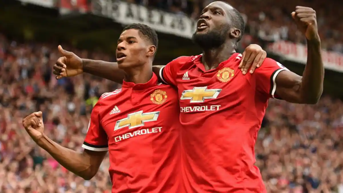 VIDEO - Romelu Lukaku Bobol Gawang Napoli dengan Aksi dari Tengah Lapangan