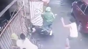 Dua-maling-motor-ditangkap-warga-di-kawasan-Galur-Johar-Baru-Jakarta.jpg