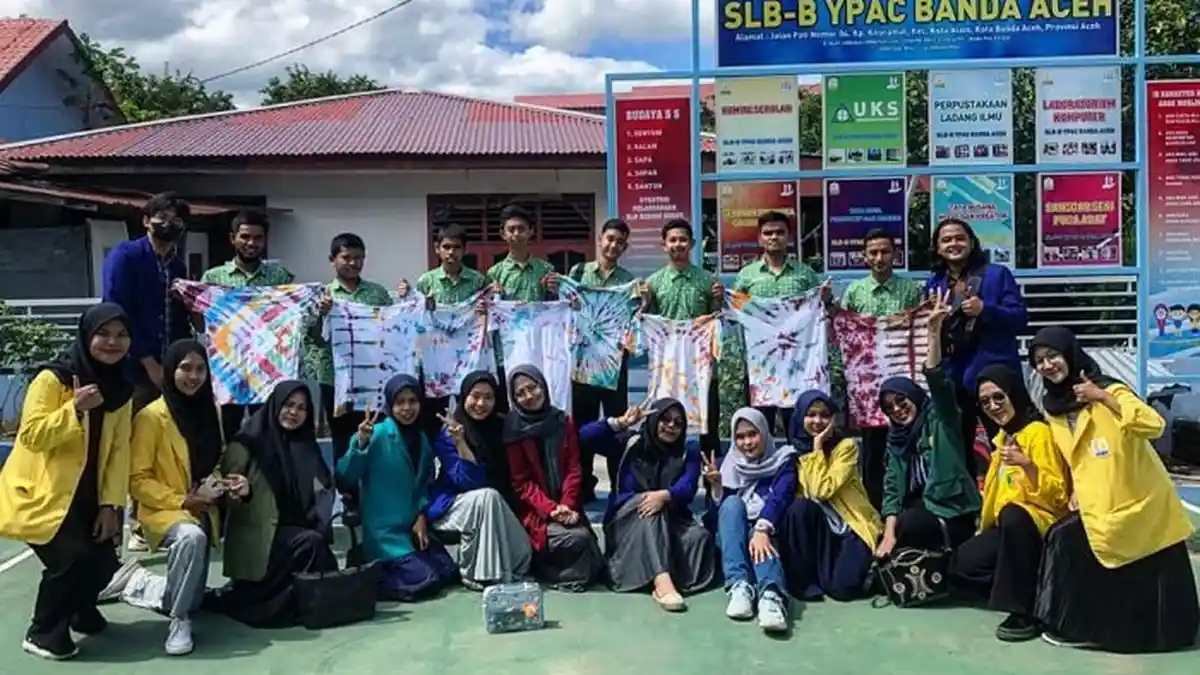 PMM di UBBG, Mahasiswa Berbagai Perguruan Tinggi Indonesia Adakan Kontribusi Sosial di YPAC