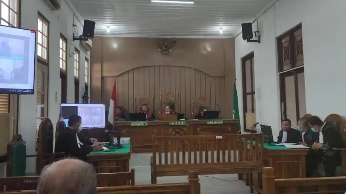 Buntut Korupsi BOS SMAN 6 Binjai, Eks Kepsek dan Bendahara Dituntut 18 Bulan Penjara