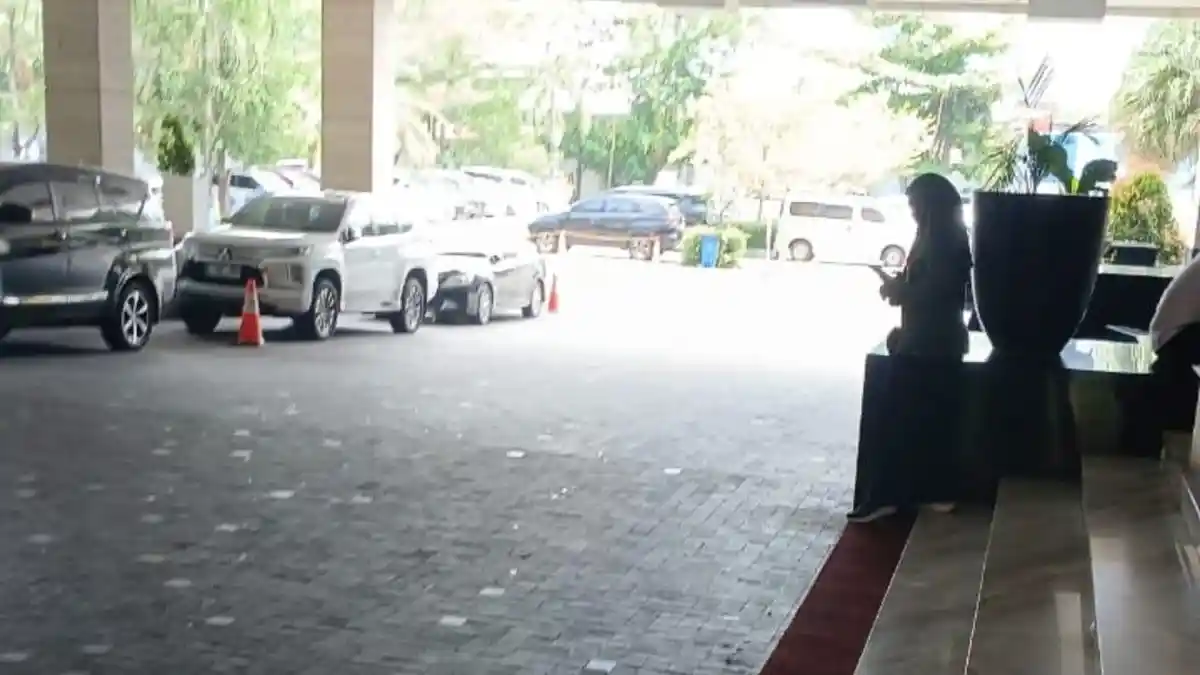 Suasana Debat Kedua Pilwali Makassar Tanpa Massa Pendukung