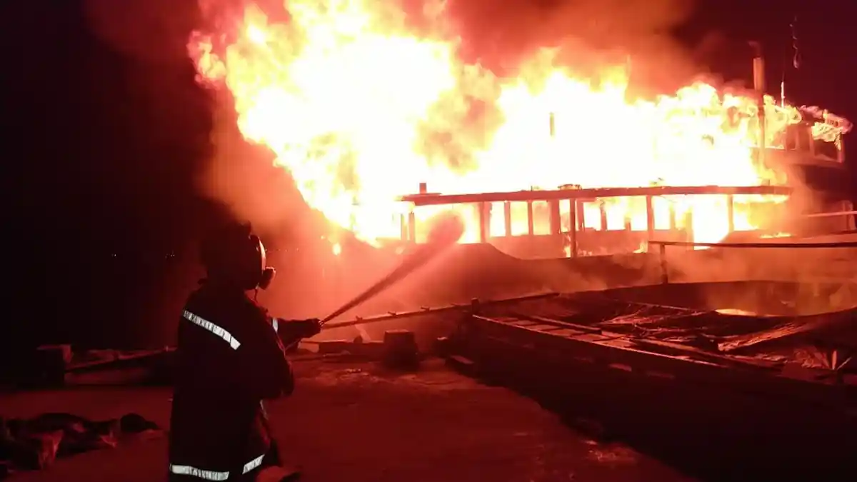 Ini Dugaan Penyebab Dua Kapal Terbakar di Pelabuhan Lontange Parepare