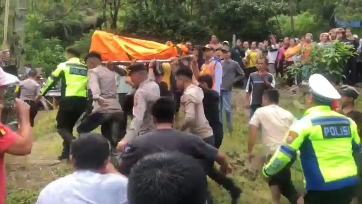 2 Korban Longsor di Bakkara Berhasil Dievakuasi, Polda Sumut: Proses Pencarian Terus Dilakukan!