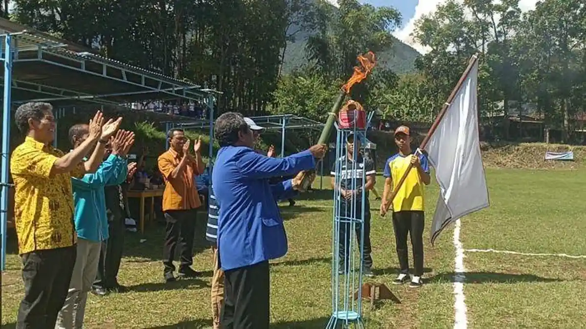 Turnamen Dies Natalis ke-67 Unika Ruteng Tekankan Pembentukan Karakter dan Sportivitas Pelajar
