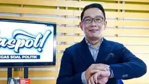 Gubernur-Jawa-Barat-Ridwan-Kamil-berpose-seusai-menjadi-narasumber-dalam-program-li.jpg