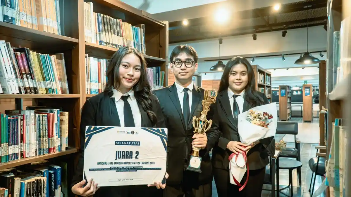 Tiga Mahasiswa FH UAJY Raih Juara 2 Kompetisi Legal Opinion Tingkat ...