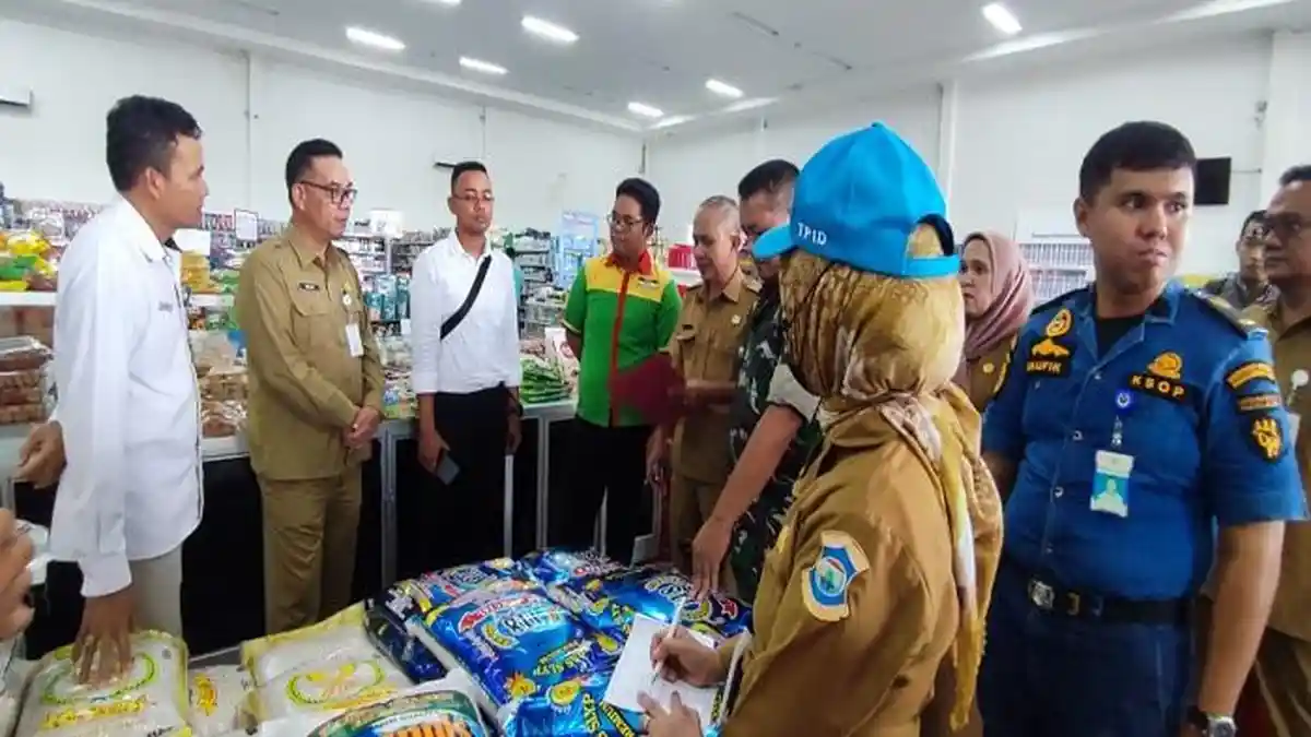 Beras Medium Tembus Rp13.500, Sekda Pangkalpinang Imbau Warga Tak Panik - 20250825-SIDAK-HARGA-BERAS-Sekretaris-Daerah-Kota-Pangkalpinang-Mie-Go-bersama-12.jpg