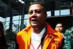 KPK Tahan Bupati Mojokerto