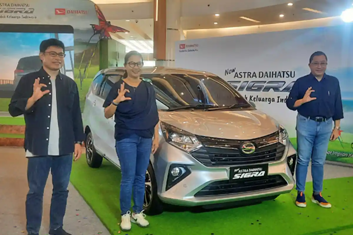 Sigra, Mobil Terlaris Daihatsu Kini Tampil Segar dengan Wajah Baru