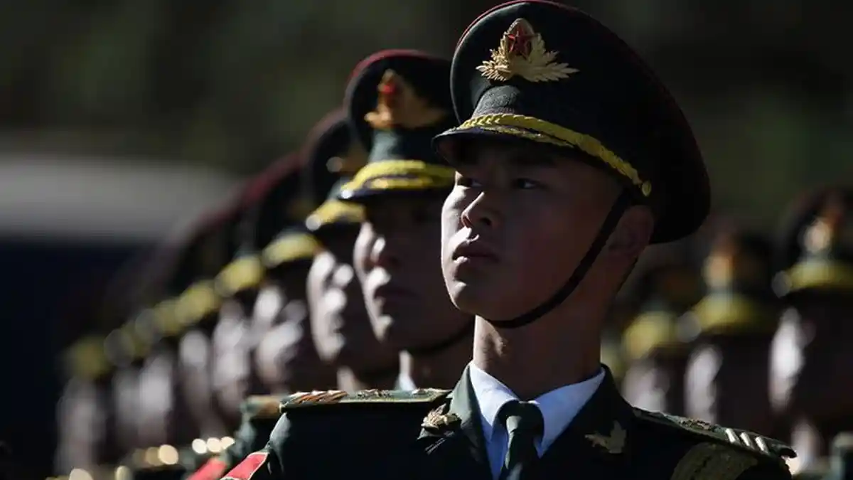 Prajurit Garnisun Hong Kong Sambut Tahun Baru Cina dengan Peragakan 