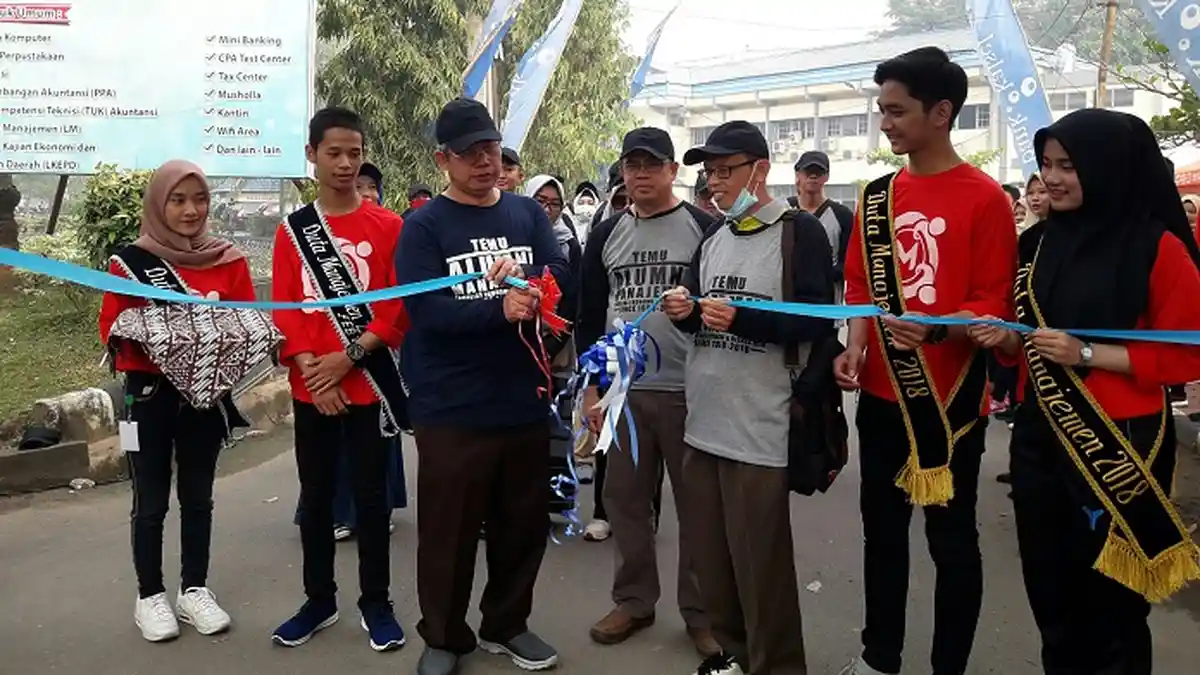 Mahasiswa FEB ULM Jalan Sehat bersama Alumni di Event Management Day, Ini Tujuannya