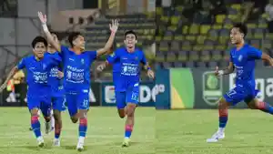 Pemain-PSPS-Pekanbaru-merayakan.jpg