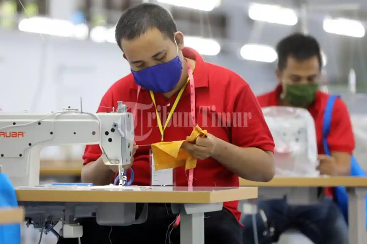 FOTO: Perusahaan Amura Pratama Latih Warga Lapas Bikin APD - sejumlah-warga-binawjc.jpg