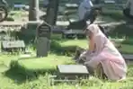 Ziarah Kubur Saat Lebaran
