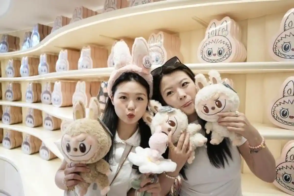 Monster Kelinci Lucu Labubu Karya Seniman Hong Kong Sukses Cetak Hit Global