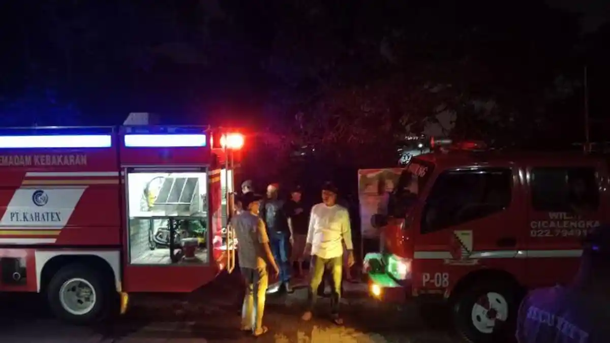 BREAKING NEWS Rumah Semi Permanen di Cimanggung Terbakar, Seorang Nenek Tewas