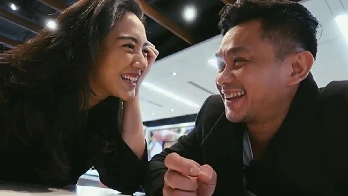 Pria Ini Kerap Berpose Bersama Putri Tanjung Stafsus Jokowi Termuda, Siapa Dia?
