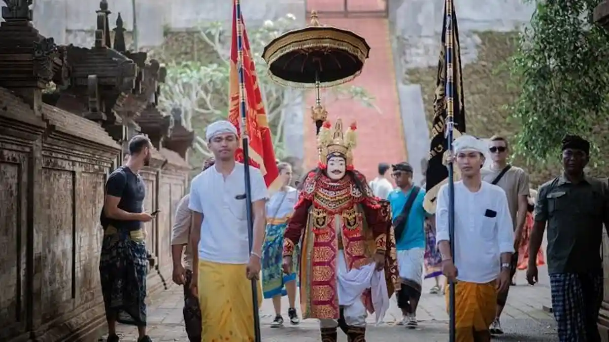 Puri Kauhan Ubud Gelar Sastra Saraswati Sewana, Pentaskan Topeng Sri Aji Dalem Jawi di 5 Titik - Tribun-bali.com