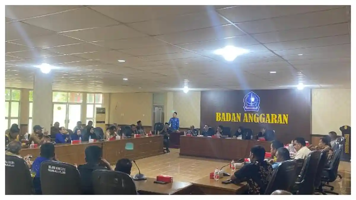 BREAKING NEWS: 50 Kades Curhat di Kantor DPRD Bone 6 Bulan Tak Pernah Gajian
