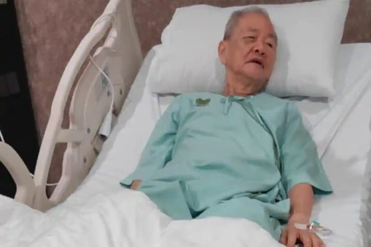 Sadis Sekali, Kakek Bernama Joe Hong Tjuan Dihajar Pakai Helm Hingga Opname oleh Dua Orang Pria