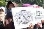 aliansi-pemuda-dan-mahasiswa-bandung-raya-serukan-tolak-lgbt_20160219_221034.jpg