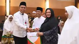 Haru-dan-Penuh-Makna-BRK-Syariah-Lepas-12-Pegawai-Menuju-Tanah-Suci.jpg