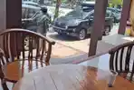 Suasana-di-halaman-lobi-Polres-Bangkalan-ketika-KPK.jpg
