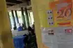 Nyoblos di TPS Kolong Jembatan Tol