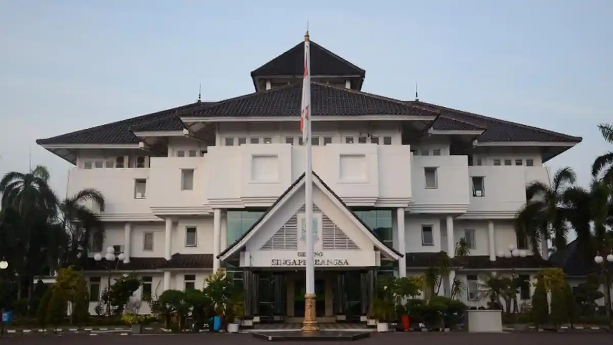 Fantastis! Anggaran "Pesta Sabun" di OPD Pemkab Karawang Tembus Rp 1,49 Miliar