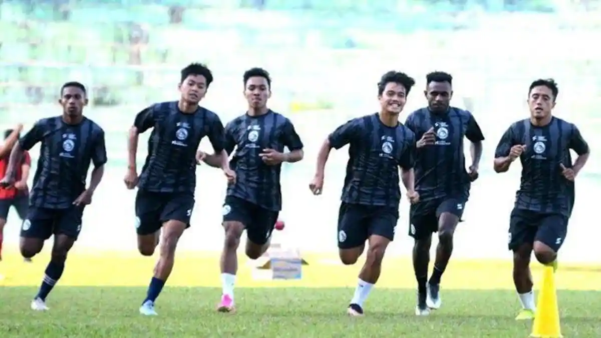 Arema FC Dirumorkan Bakal Datangkan Kiper Timnas Thailand, Siapakah Sosoknya?