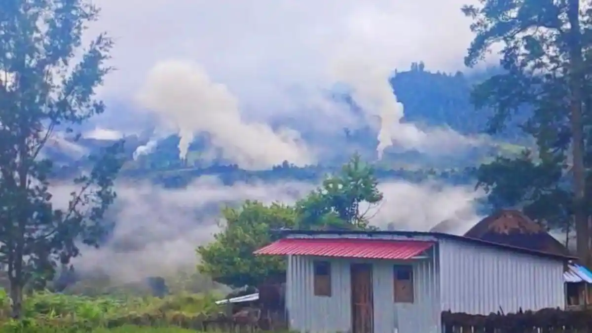 Kontak Tembak Pecah di Puncak Papua, OPM Tuding TNI Bakar Rumah Warga