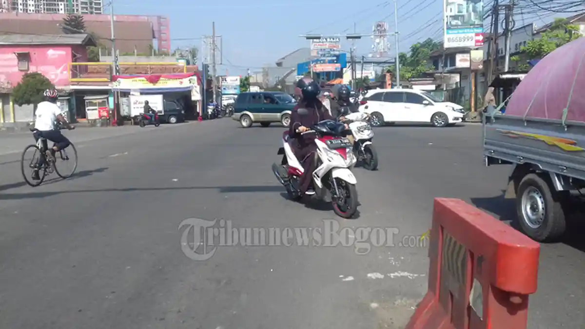 Lalu Lintas Simpang Pomad Arah Polresta Bogor Kota Saat Ini Lancar