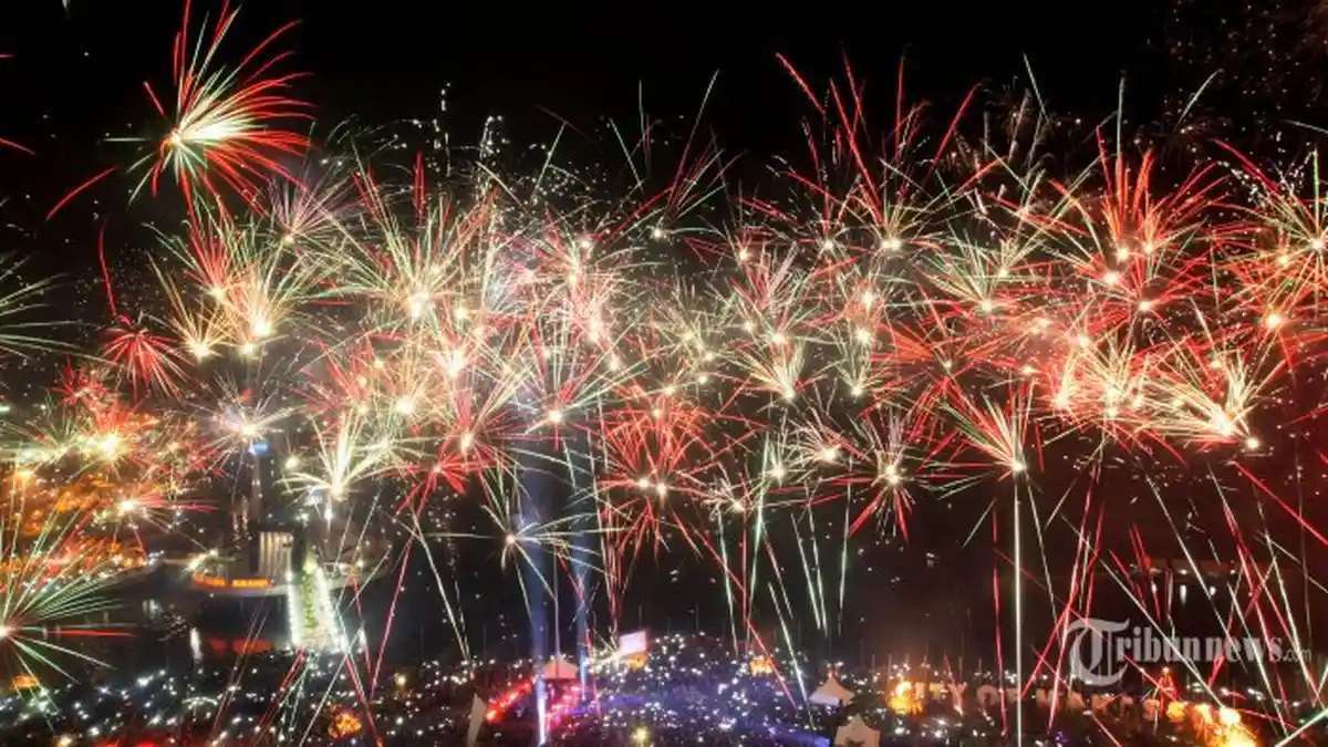 Ingat! Warga Jangan Nekat Bakar Kembang Api di Malam Tahun Baru, Bakal Ditangkap Polisi