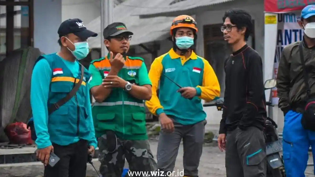 Relawan Wahdah Islamiyah Bergabung Dengan Tim Satgas Nasional Erupsi Gunung Semeru