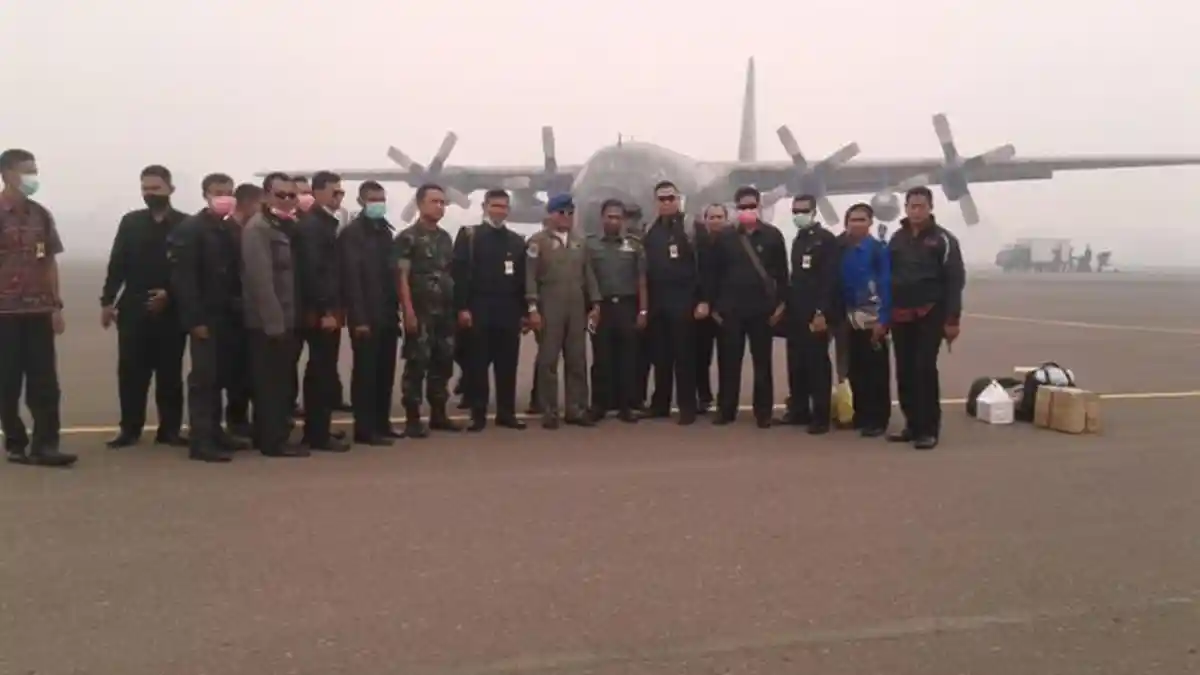 Teddy, Pilot Hercules Asal Jambi Ini Tak Takut Tembus Pekatnya Asap