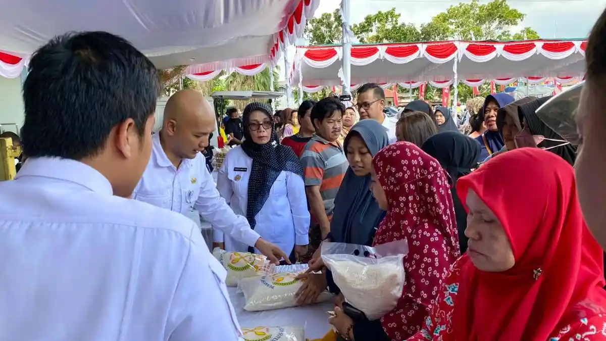 Banyak Warga Tak Dapat Beras SPHP, Pemkot Pangkalpinang Beri Beras Premium Subsidi di Operasi Pasar