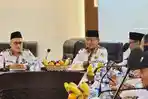 Ketua-PPIH-Arab-Saudi-Nasrullah-Jasam-memimpin-Rapat-Persiapan-Operasional-Daker-Makkah.jpg
