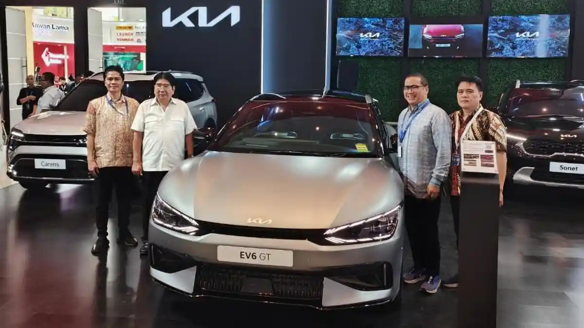 Kia Pamer Mobil Listrik EV6 GT di GIIAS Surabaya 2023
