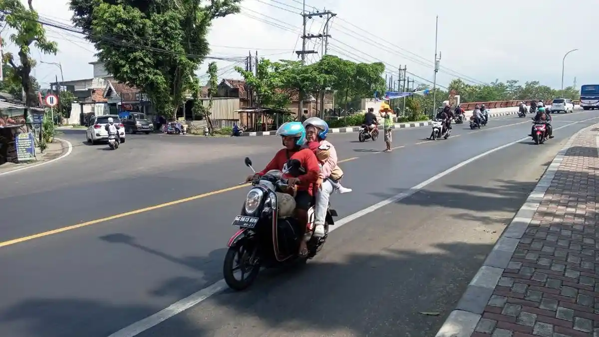Tulungagung Nyaris Tanpa Kemacetan, Diduga Pemudik Tinggalkan Kendaraan, Naik Bus dan Kereta Api