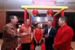 Perayaan Imlek J Trust Bank