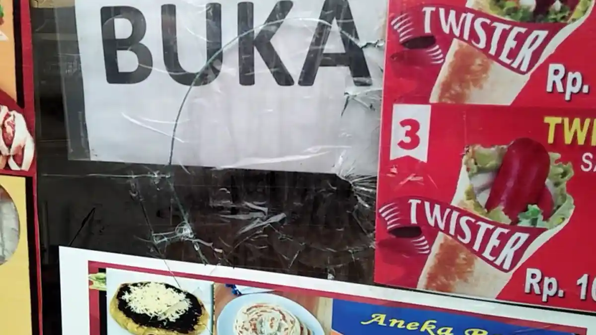 Warga yang Tokonya Dilempari Sekelompok Pemuda di Pejaten Kini Mulai Berjualan