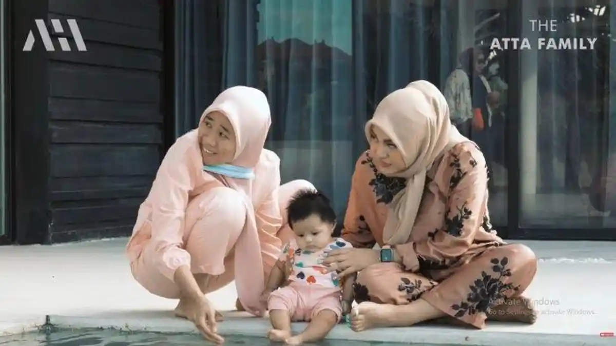 Sosok Iroh, Suster Ameena yang Dibelikan iPhone Baru oleh Atta Halilintar
