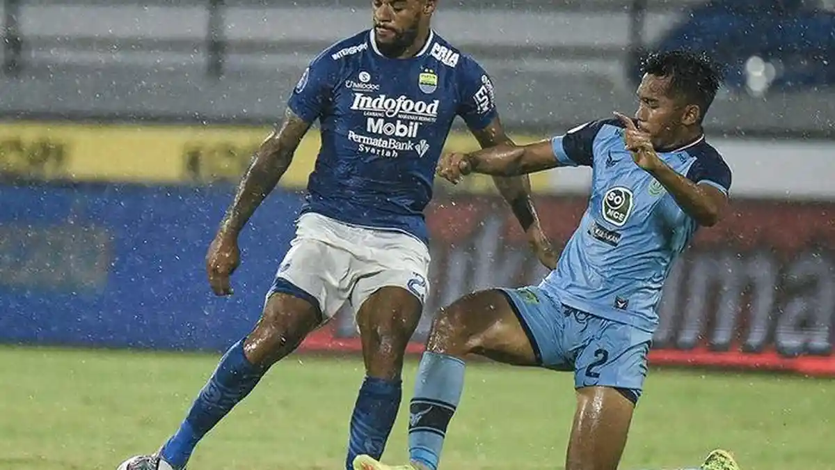 Pelatih Persib Bingung Sama Wasit, Singgung Soal Penalti atas Pelanggaran ke David da Silva