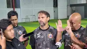 Pelatih-Persija-Jakarta-Mauricio-Souza-saat-diwawancarai-2.jpg