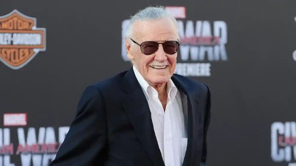 Makna Kata 'Excelsior' yang Sering Diucapkan oleh Stan Lee