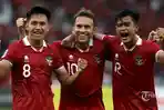 pesepak-bola-timnas-indonesia-witan-sulaeman-bersama-rekannya-a.jpg