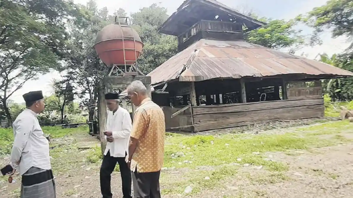 Masjid Tuha Tiro Terbengkalai, Pemkab Pidie Akan Data Tahun Depan