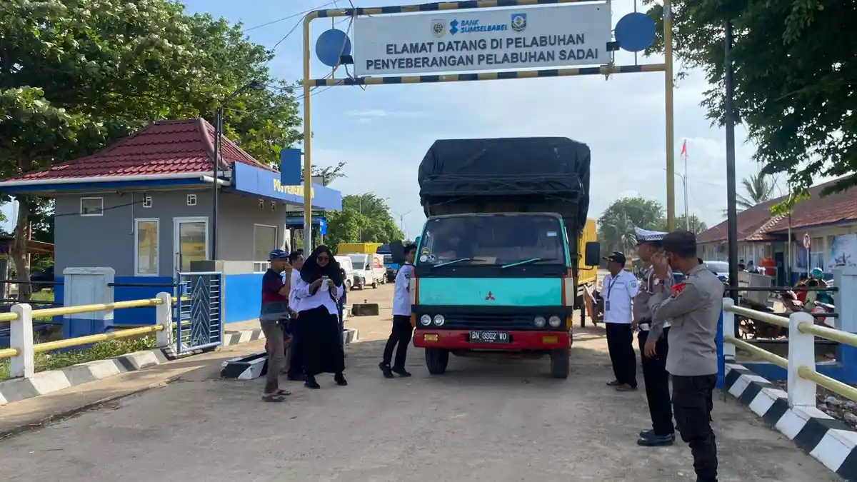 Polisi Tingkatkan Pengawasan dan Pengaman di Pelabuhan Sadai Bangka ...